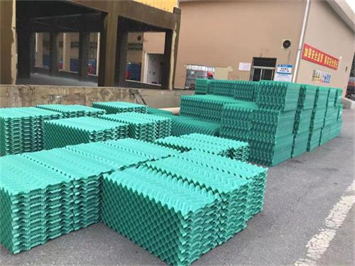 深圳冷卻塔：開式冷卻塔與閉式冷卻塔哪個好？(開式玻璃